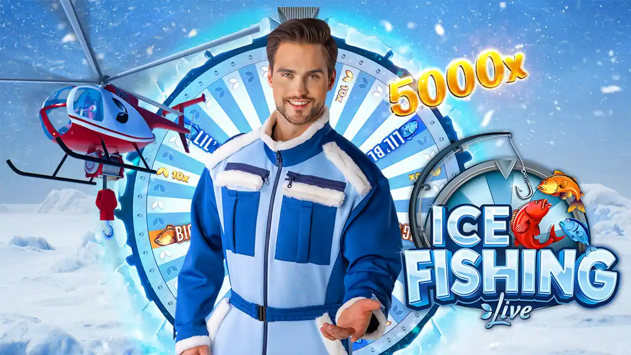 Presentador de Ice Fishing Live de Evolution junto a la rueda del programa sobre un lago helado